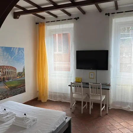 The Yellow Nest In Trastevere