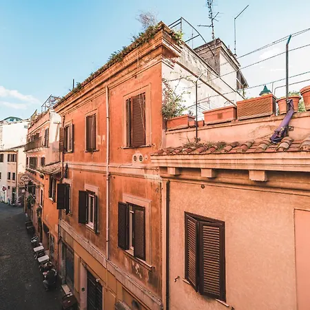 The Yellow Nest In Trastevere 公寓 *